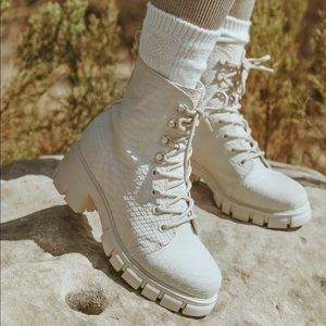 MIA Shoes Mila Boot Size 10